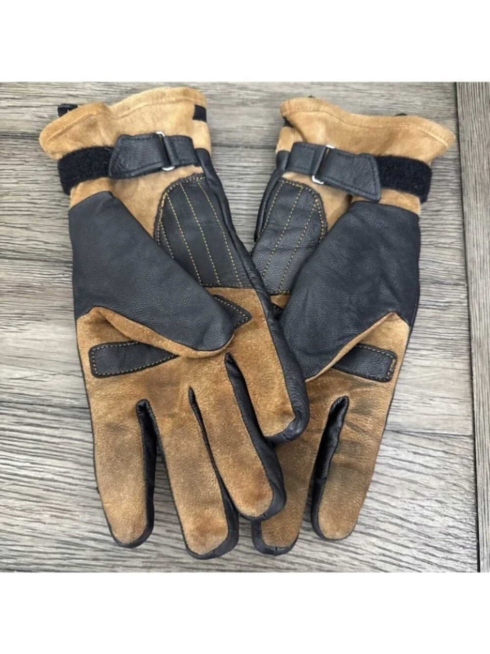 Harley Davidson Woman’s Size XL Leather Gloves With Adjustable Strap